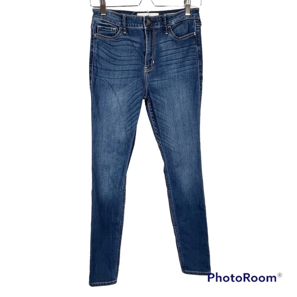 Hollister Denim - EUC Hollister High Rise Super Skinny Jeans